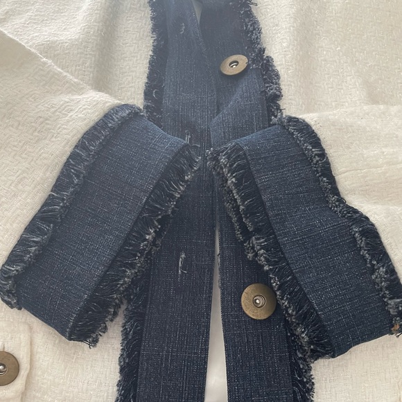 C.L.O.T.H.E.S Jean Jacket A blend of Polyester, Acrylic, trimmed in denim, Sz 16 - Picture 6 of 8